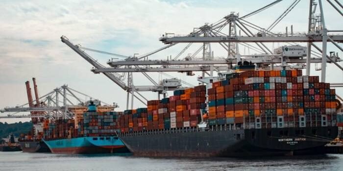 Ilustrasi Impor/Foto: Andy Li