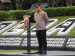 Kapolda Kalimantan Timur Irjen Pol Endar Priantoro, S.H., S.I.K., C.F.E., M.H., Pimpin Apel Kesiapsiagaan Jelang PSU, pada Rabu (9/4/2025). Foto: HO/Humas Polda Kaltim