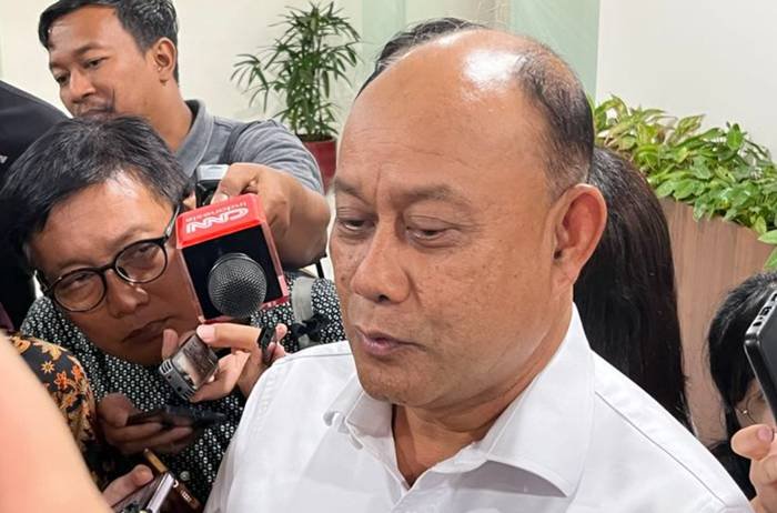 Kepala Badan Gizi Nasional Dadan Hindayana usai rapat koordinasi terkait program MBG di kantor Kemenko Pangan, Graha Mandiri, Jakarta Pusat, Senin (3/3/2025).(Foto : NIRMALA MAULANA A)