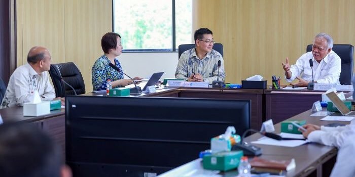 Kepala Otorita IKN Basuki Hadimuljono saat pertemuan resmi antara Otorita IKN dan Konsorsium China Harbour Engineering Co. Ltd. (CHEC) - IJM, pada Rabu (16/04/2025). Foto: HO/Humas Otorita IKN
