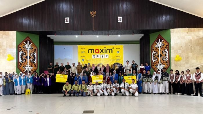 Maxim menggelar kompetisi unik bertajuk ‘Maxim Quiz: First English Brain Game’ yang diselenggarakan di SMK Negeri 1 Balikpapan, Kalimantan Timur. Foto: HO/Maxim