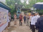 Menteri Lingkungan Hidup/Kepala Badan Pengendalian Lingkungan Hidup, Hanif Faisol Nurofiq saat mengunjungi Tempat pengolahan Sampah Intermediate Treatment Facility (ITF) Kota Hijau dan Bank Sampah Kota Hijau di Kelurahan Sepinggan Kecamatan Balikpapan Selatan, pada hari Minggu (13/4/2025). Foto: BorneoFlash/Niken Sulastri