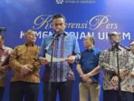Foto: Menteri Usaha Mikro, Kecil, dan Menengah (UMKM) Maman Abdurrahman saat Konferensi Pers di kantornya, Jakarta, Selasa (15/4/2025). (Foto : Martyasari RIzky)