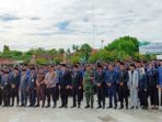 Momen Foto Bersama Usai pelantikan 3.092 PPPK dan CPNS di Halaman Kantor Bupati Paser, pada Senin (14/4/2025). Foto: BorneoFlash/IST