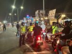 Polresta Balikpapan menggelar kegiatan Unit Kecil Lengkap (UKL) secara serentak, pada Sabtu malam (20/4/2025). Foto: HO/Humas Polresta Balikpapan