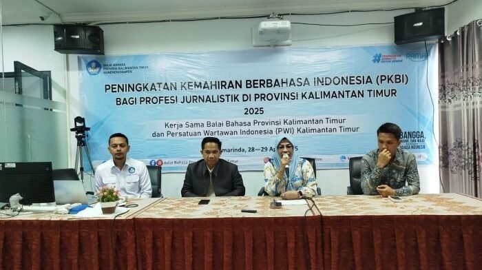 Saat pembukaaan Peningkatan Kemahiran Berbahasa Indonesia Oleh Balai Bahasa dan PWI Kaltim. Foto: BorneoFlash/Nur Ainunnisa