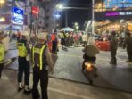 Satlantas Polresta Balikpapan bersama sejumlah instansi terkait menggelar aksi penertiban parkir liar di kawasan strategis Jalan MT. Haryono, Rabu malam (23/4/2025) mulai pukul 19.00 WITA. Foto: HO/Humas Polresta Balikpapan