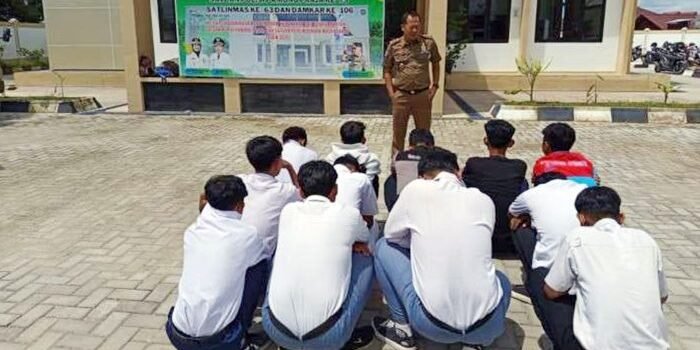 Sebanyak 15 pelajar di Kota Bontang diamankan oleh Satuan Polisi Pamong Praja (Satpol PP) saat terjaring razia pada Senin (14/4/2025). Foto: BorneoFlash/IST