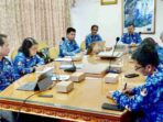 Sekretaris Daerah (Sekda) PPU, Tohar memimpin rapat koordinasi program pendidikan unggulan yang digelar di Kantor Bupati PPU pada Kamis (17/4/2025). Foto: BorneoFlash/IST
