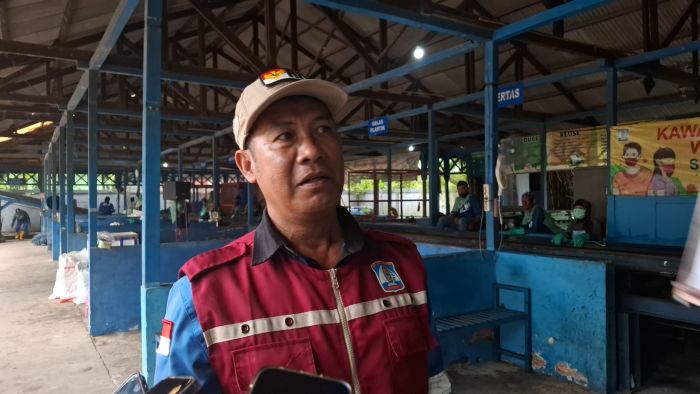 Supervisor Material Recovery Facility (MRF), Rasman. Foto: BorneoFlash/Niken Sulastri