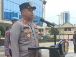 Wakapolresta Balikpapan AKBP Hendrik E.B., S.H., S.I.K., Saat apel jam pimpinan dalam rangka memperingati Hari Kartini, Senin (21/4/2025. Foto: HO/Humas Polresta Balikpapan