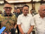 Wakil Kepala BIN, Komjen Pol Imam Sugianto,Gubernur Kalimantan Timur, Rudy Mas’ud dan Kepala Otorita IKN Basuki Hadimulyono usai pertemuan silaturahmi, di Hotel Novotel Balikpapan, pada hari Senin malam (21/4/2025). Foto: BorneoFlash/NikenSulastri