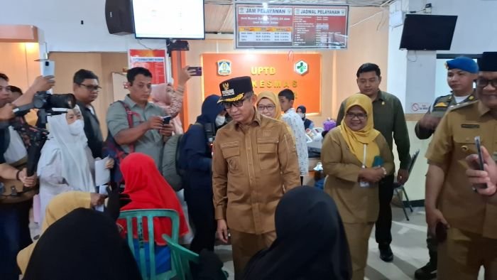 Wali Kota Balikpapan H. Rahmad Mas'ud langsung memimpin kunjungan ke sejumlah kantor pelayanan publik, Selasa (8/4/2025). Foto: BorneoFlash/Niken Sulastri