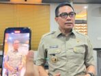 Wali Kota Samarinda, Andi Harun Menyikapi keluhan masyarakat terkait kerusakan mesin kendaraan usai pengisian BBM.  Foto: BorneoFlash/Nur Ainunnisa