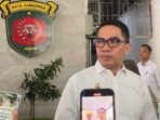 Wali Kota Samarinda, Andi Harun Tegaskan Program Bantuan Dampak BBM Oplosan . Foto: BorneoFlash/Nur Ainunnisa