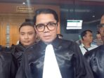 Mantan anggota DPR RI dari Fraksi PDI-P, Arteria Dahlan saat ditemui usai sidang dakwaan pengacara Gregorius Ronald Tannur, Lisa Rachmat di Pengadilan Tipikor Jakarta Pusat, Senin (10/2/2025).(Foto : Syakirun Ni'am)