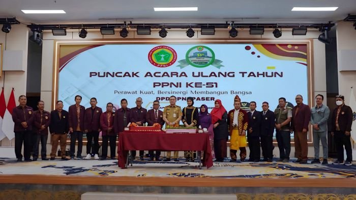 Bupati Paser, Fahmi Fadli Saat menghadiri peringatan HUT ke-51 Persatuan Perawat Nasional Indonesia (PPNI) Kabupaten Paser, di Pendopo Lou Bepekat, Senin (26/5/2025). Foto: BorneoFlash/IST