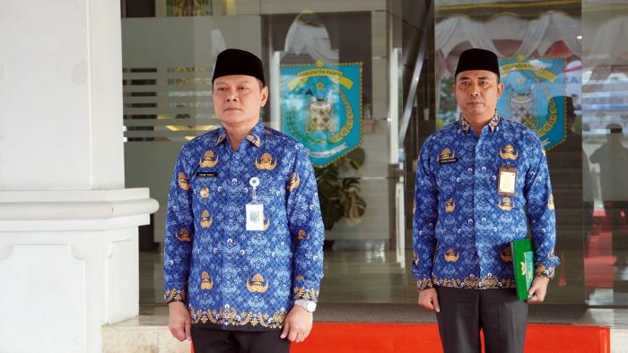 Bupati Paser Fahmi Fadli saat bertindak sebagai inspektur upacara dalam peringatan Hari Kebangkitan Nasional (Harkitnas) ke-117 pada 20 Mei 2025. Foto: BorneoFlash/IST
