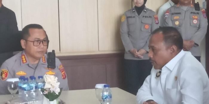 Deputi Bidang Koordinasi Politik Dalam Negeri Kemenko Polhukam RI, Purn. Mayjen TNI Heri Wiranto, melakukan kunjungan kerja ke Polresta Balikpapan, pada sabtu (10/5/2025). Foto: HO/Humas Polresta Balikpapan