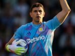 Emi Martínez. Foto: X/@AVFCOfficial