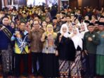 Gubernur Jawa Timur Khofifah Indar Parawansa menggelar Forum Silaturahim dengan Masyarakat Kaltim asal Jatim, dalam rangka penguatan pasar antar daerah di Hotel Grand Senyiur, Balikpapan, Kalimantan Timur, Kamis (8/5/2025) malam. Foto: BorneoFlash/Ist
