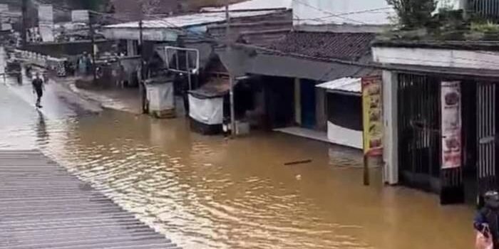 BMKG Keluarkan Peringatan Dini: Curah Hujan Tinggi dan Ancaman Banjir Ancam Sejumlah Wilayah