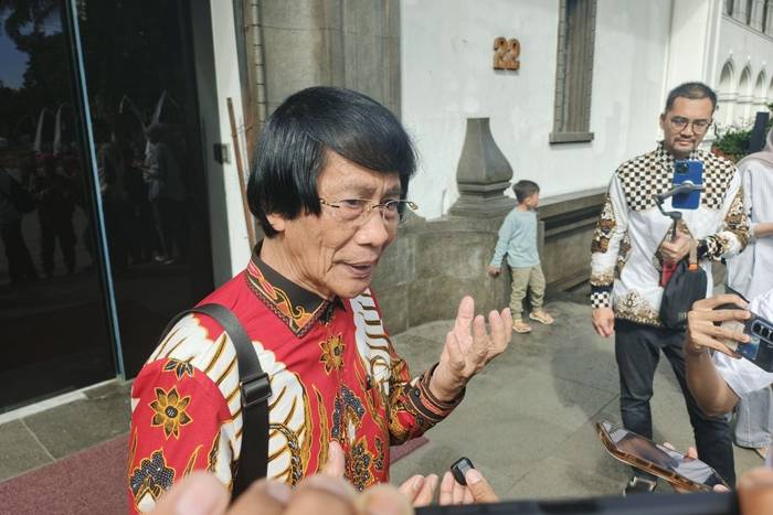 Ketua Lembaga Perlindungan Anak Indonesia (LPAI), Seto Mulyadi atau Ka Seto di Gedung Sate seusai mengikuti upacara Hari Kebangkitan Nasional di Kota Bandung, Selasa (20/5/2025).Foto: Kompas.com/Faqih Rohman Syafei