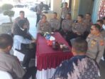 Kapolresta Balikpapan Kombes Anton Firmanto bersama para pejabat utama menggelar kegiatan Analisa dan Evaluasi (Anev) rutin, pada Senin (26/5/2025). Foto: HO/Humas Polresta Balikpapan