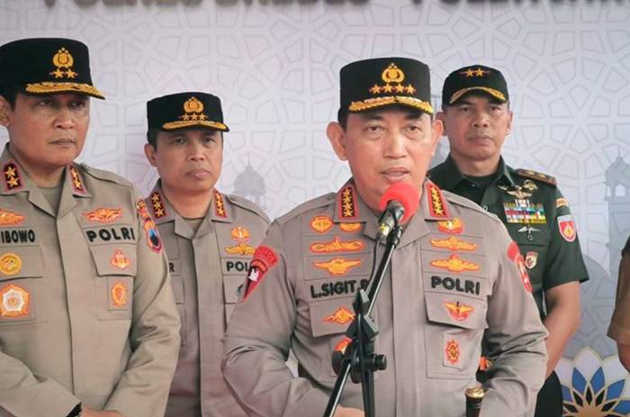 Kapolri Jenderal Pol. Listyo Sigit Prabowo meninjau langsung Posko Terpadu Pejagan, Kabupaten Brebes, pada Rabu (19/3/2025). (Foto : Muchamad Dafi Yusuf)
