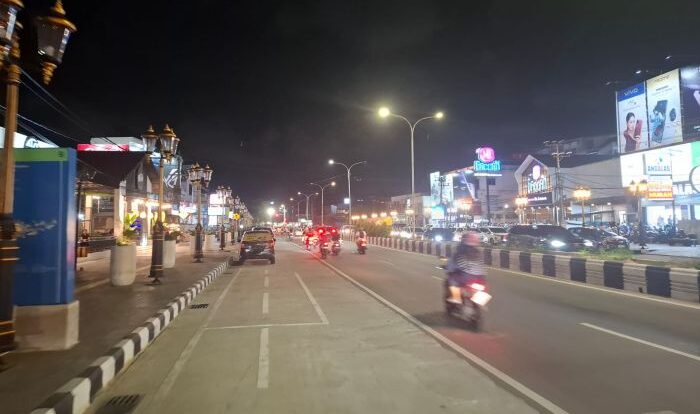 Kawasan Jalan MT Haryono, Kota Balikpapan. Foto: BorneoFlash/Niken Sulastri