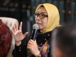 Direktur Jenderal Energi Baru Terbarukan dan Konservasi Energi Kementerian ESDM RI, Eniya Listiani Dewi menyampaikan paparan dalam Coffee Morning CNBC Indonesia di Jakarta, Jumat (16/5/2025). Foto: CNBC Indonesia/Tri Susilo