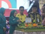 Ketua Tim Penggerak PKK Kota Balikpapan, Hj. Nurlena Mas’ud pada peringatan HKG PKK ke-53 tahun 2025, di Balikpapan Sport and Convention Center (BSCC)/DOME, pada hari Kamis (22/5/2025). Foto: BorneoFlash/Niken Sulastri