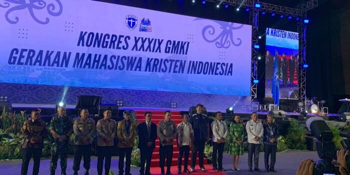 Gubernur Kaltim bersama Menteri ESDM, Kapolri, Menpora dan jajaran Forkopimda Saat pelaksanaan Kongres Gerakan Mahasiswa Kristen Indonesia (GMKI) ke-39 yang digelar di Samarinda, Kaltim. Foto: BorneoFlash/Nur Ainunnisa