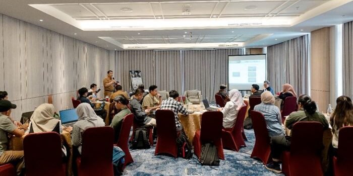 Lokakarya bertajuk “Pengelolaan Ruang Laut dan Kawasan Konservasi Secara Berkelanjutan” yang berlangsung di Samarinda pada akhir Februari 2025. Foto: HO/PHKT