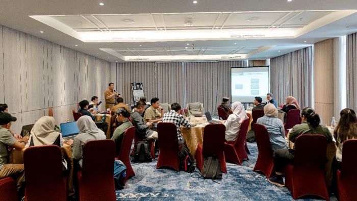 Lokakarya bertajuk “Pengelolaan Ruang Laut dan Kawasan Konservasi Secara Berkelanjutan” yang berlangsung di Samarinda pada akhir Februari 2025. Foto: HO/PHKT