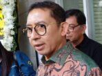 Menteri Kebudayaan Fadli Zon usai melayat ke tempat persemayaman aktor Ray Sahetapy, di Rumah Duka Sentosa, RSPAD Gatot Subroto, Jakarta Pusat, Rabu (2/4/2025).(FOTO : MELVINA TIONARDUS)