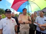 Menteri Perumahan dan Kawasan Permukiman (PKP), Maruarar Sirait saat meninjau rumah subsidi di Perumahan Mentari Village, di Jalan Soekarno Hatta Kilo Meter 21, pada Minggu (18/5/2025). Foto: BorneoFlash/Niken Sulastri