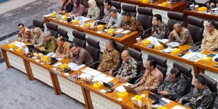 Menteri UMKM Maman Abdurrahman saat Rapat Kerja bersama Komisi VII DPR RI, di Gedung DPR RI, Jakarta Pusat, Rabu (30/4/2025)/Foto: Retno Ayuningrum