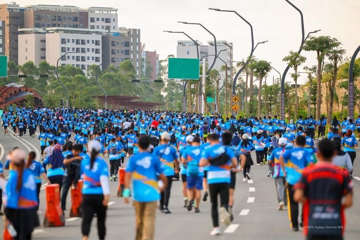 Lebih dari 2.000 Peserta Meriahkan Media Kaltim Nusantara Fun Run 2025 di IKN