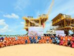 PHM menggelar seremoni sail away tahap kedua untuk topside platform WPN7 dan WPN8 dalam Proyek Sisi Nubi AOI (SNB AOI) di lapangan milik PT Meindo Elang Indah di Tanjung Pinang, Kepulauan Riau, pada 6 Mei 2025. Foto: HO/PHM