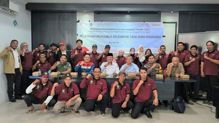 PT PHSS bersama pemerintah desa menyelenggarakan Pelatihan Pengurus Kelompok Tani dan Pemandu Desa di ruang pertemuan Kantor Desa Sebuntal, Kecamatan Marangkayu, Kabupaten Kutai Kartanegara, pada 14-19 Mei 2025. Foto: HO/PHSS