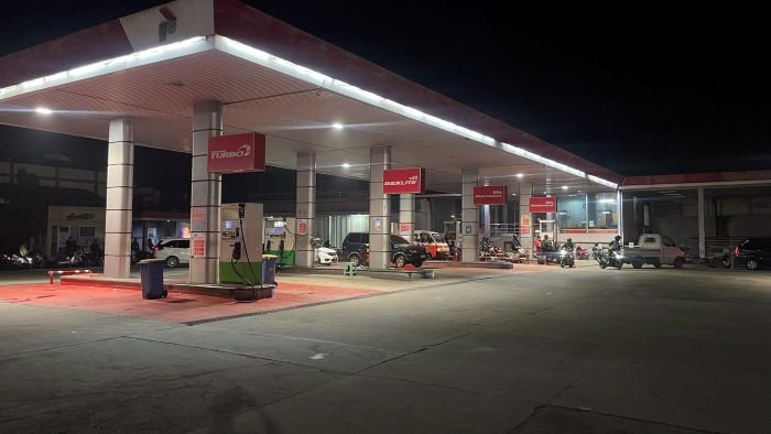 PT Pertamina Patra Niaga Regional Kalimantan mengoptimalkan distribusi dengan mengoperasikan sejumlah SPBU selama 24 jam penuh. Foto: HO/Pertamina