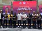 Pengukuhan kepengurusan Esports Indonesia Kota Balikpapan periode 2025-2029 berlangsung meriah dengan diadakannya turnamen Mobile Legend dan Free Fire di Atrium Plaza Balikpapan, pada Minggu (11/5/2025). Foto: BorneoFlash/Niken Sulastri