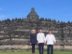Presiden Prabowo Subianto dan Presiden Prancis Emmanuel Macron serta istri Brigitte Macron berfoto bersama setelah mengunjungi Candi Borobudur. (Foto : Eva Savitri )