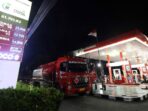 Pertamina terus melakukan penyaluran Pertamax ke sejumlah Stasiun Pengisian Bahan Bakar Umum (SPBU) hingga Senin malam (20/5) pukul 23.54 WITA. Foto: HO/Pertamina