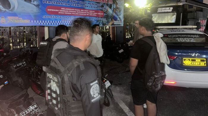 Satuan Samapta Unit Raimas berhasil mengamankan tiga unit sepeda motor yang menggunakan knalpot brong Dalam patroli rutin yang digelar Kamis dini hari (29/5/2025). Foto: HO/Humas Polresta Balikpapan