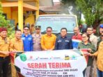 Serah terima secara simbolis oleh perwakilan SKK Migas Kalsul kepada Ketua TPST 3R GMJB dan Camat Muara Jawa di Gedung Pertemuan Astabrata, Kecamatan Muara Jawa pada Selasa, 15 April 2025. Foto: HO/PHSS