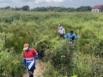 Tim PT PLN UIP KLT melakukan peninjauan langsung ke lokasi sepanjang jalur rencana pembangunan SUTT 150 kV yang akan menghubungkan Sangatta dan Muara Wahau, Rabu 30 April 2025. Foto: HO/UIP Kalbagtim