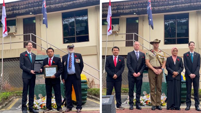 Upacara Dawn Service dalam rangka memperingati 80 tahun pendaratan pasukan Australia dan Selandia Baru di Pasir Ridge PHKT Balikpapan pada akhir April lalu. Foto: HO/PHKT