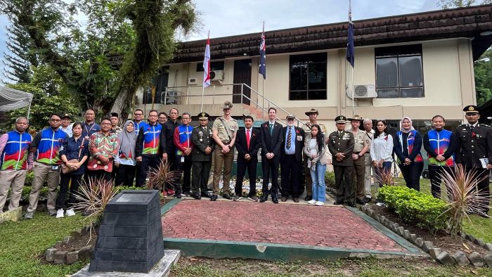 Upacara Dawn Service dalam rangka memperingati 80 tahun pendaratan pasukan Australia dan Selandia Baru di Pasir Ridge PHKT Balikpapan pada akhir April lalu. Foto: HO/PHKT